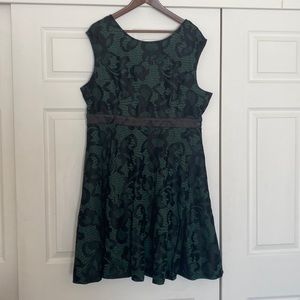 Lace green dress